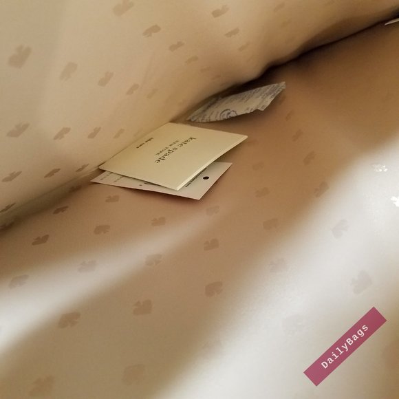 KATE SPADE L-ZIP MINNIE MOUSE LAPTOP CASE BEIGE - Picture 12 of 14